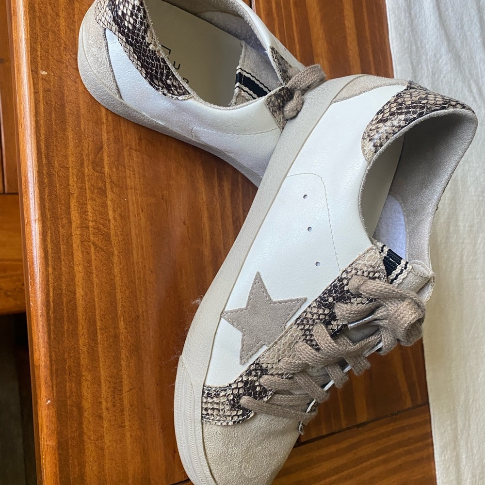 Shu Shop Mia Sneakers